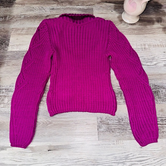 Chunky knit magenta scoop neck sweater - Picture 4 of 14